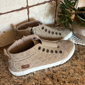 Blowfish ankle boots size 8.5